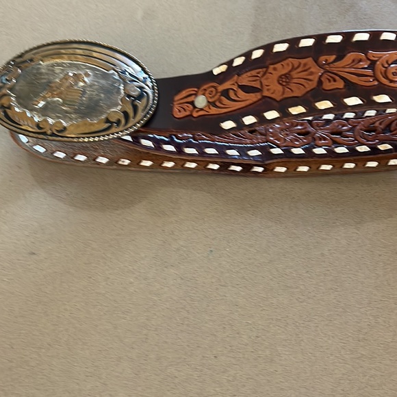 Vintage Comstock silversmiths buckle with custom made hand laced leather belt - Picture 11 of 16